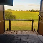 Tiny house au bord de l eau Hébergement de vacances