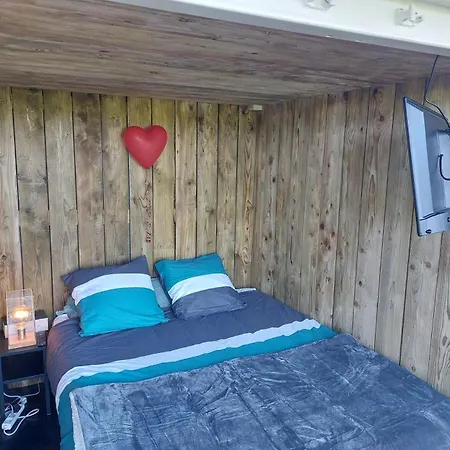 Tiny House Au Bord De L Eau